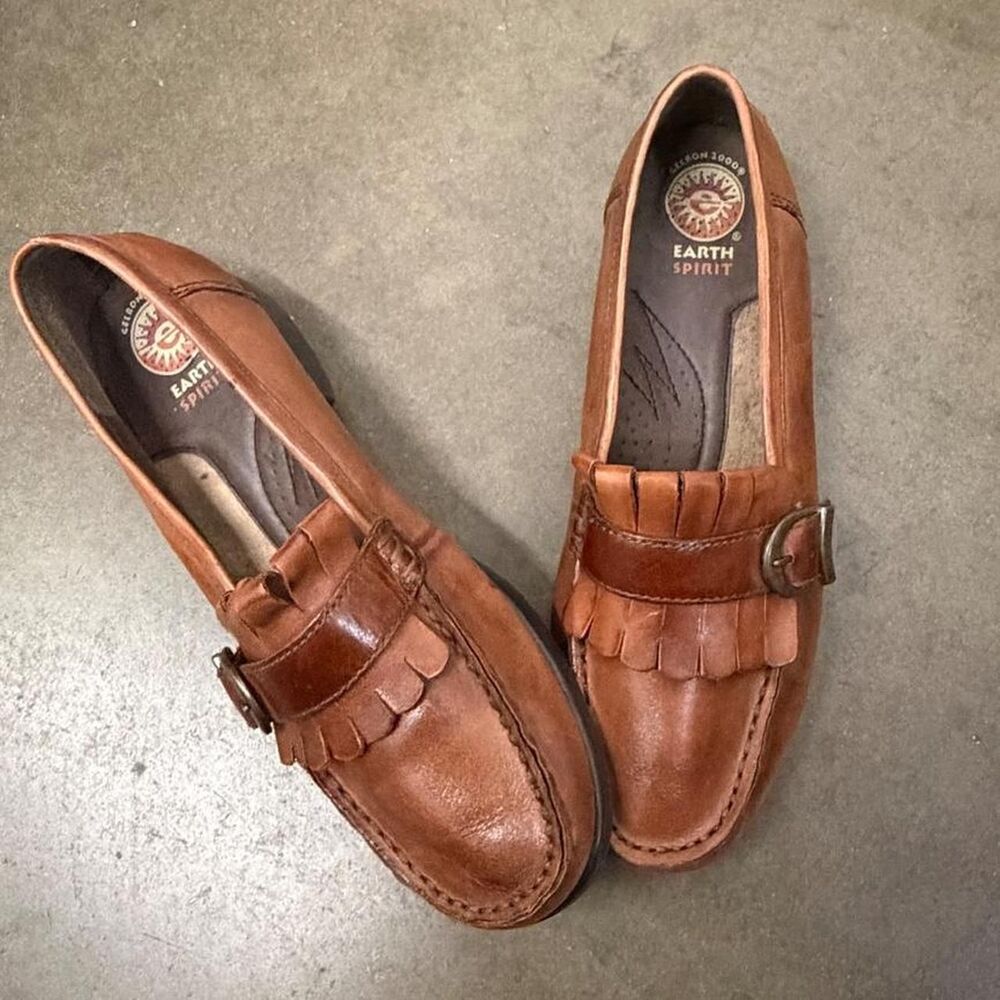 Women's Earth Spirit Brown and Tan Fringe Loafers